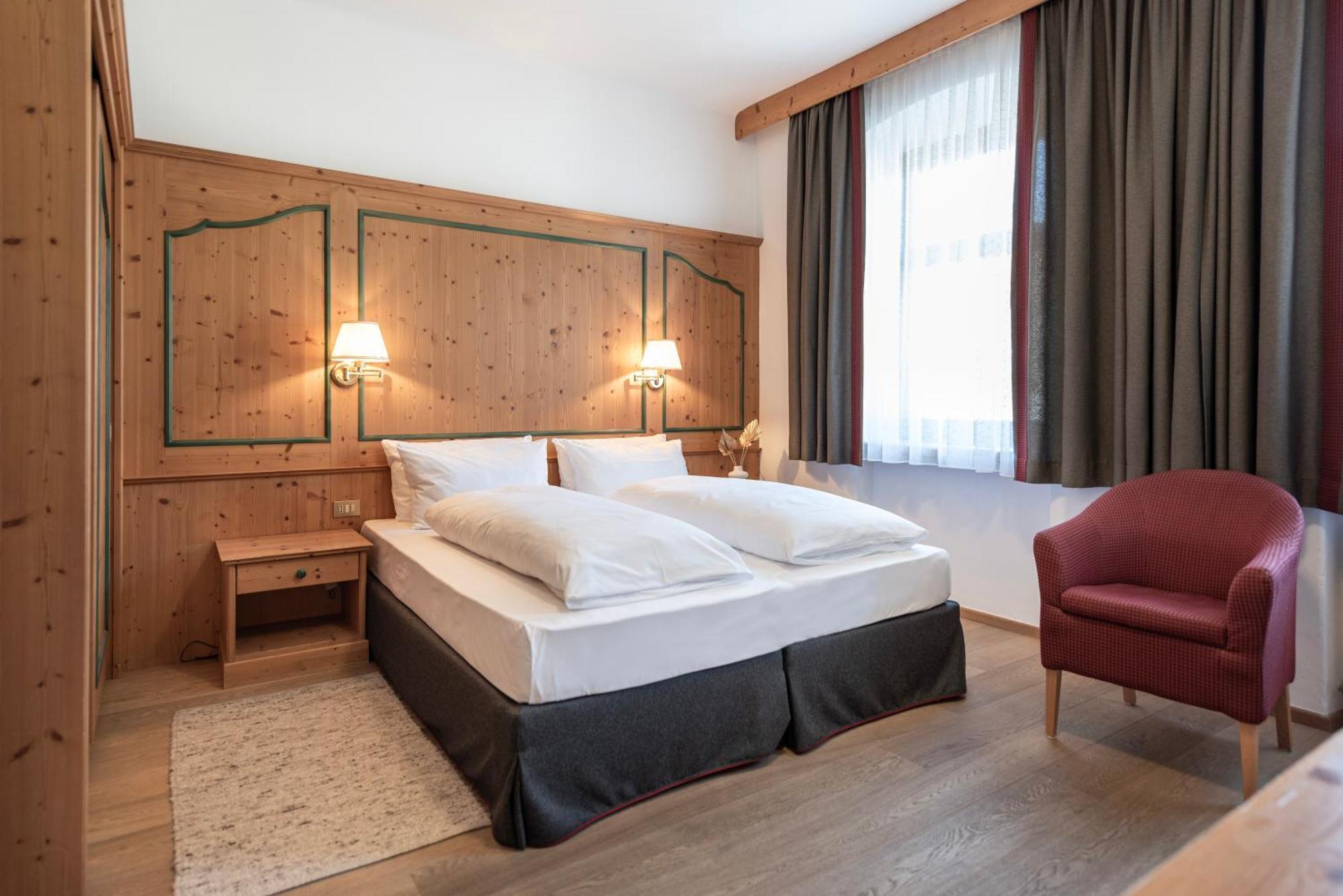 Hotel Cristallo Dobbiaco Esterno foto